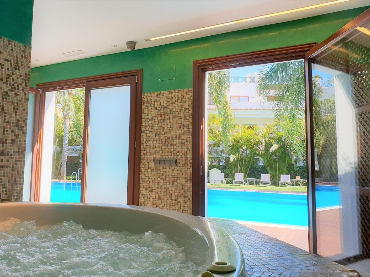 Luxury Apartment Frontal Beach In Doncella Beach Estepona Exteriör bild