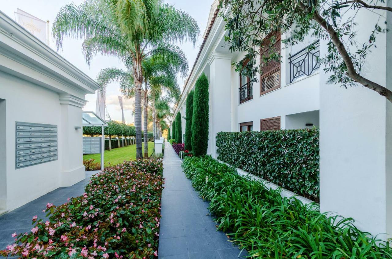 Luxury Apartment Frontal Beach In Doncella Beach Estepona Exteriör bild