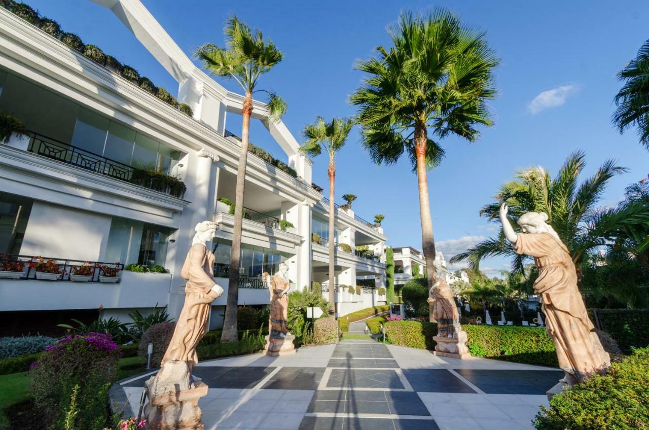 Luxury Apartment Frontal Beach In Doncella Beach Estepona Exteriör bild