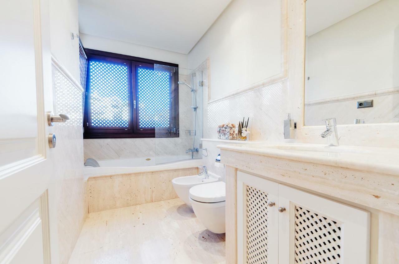 Luxury Apartment Frontal Beach In Doncella Beach Estepona Exteriör bild