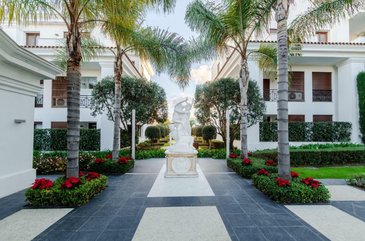 Luxury Apartment Frontal Beach In Doncella Beach Estepona Exteriör bild