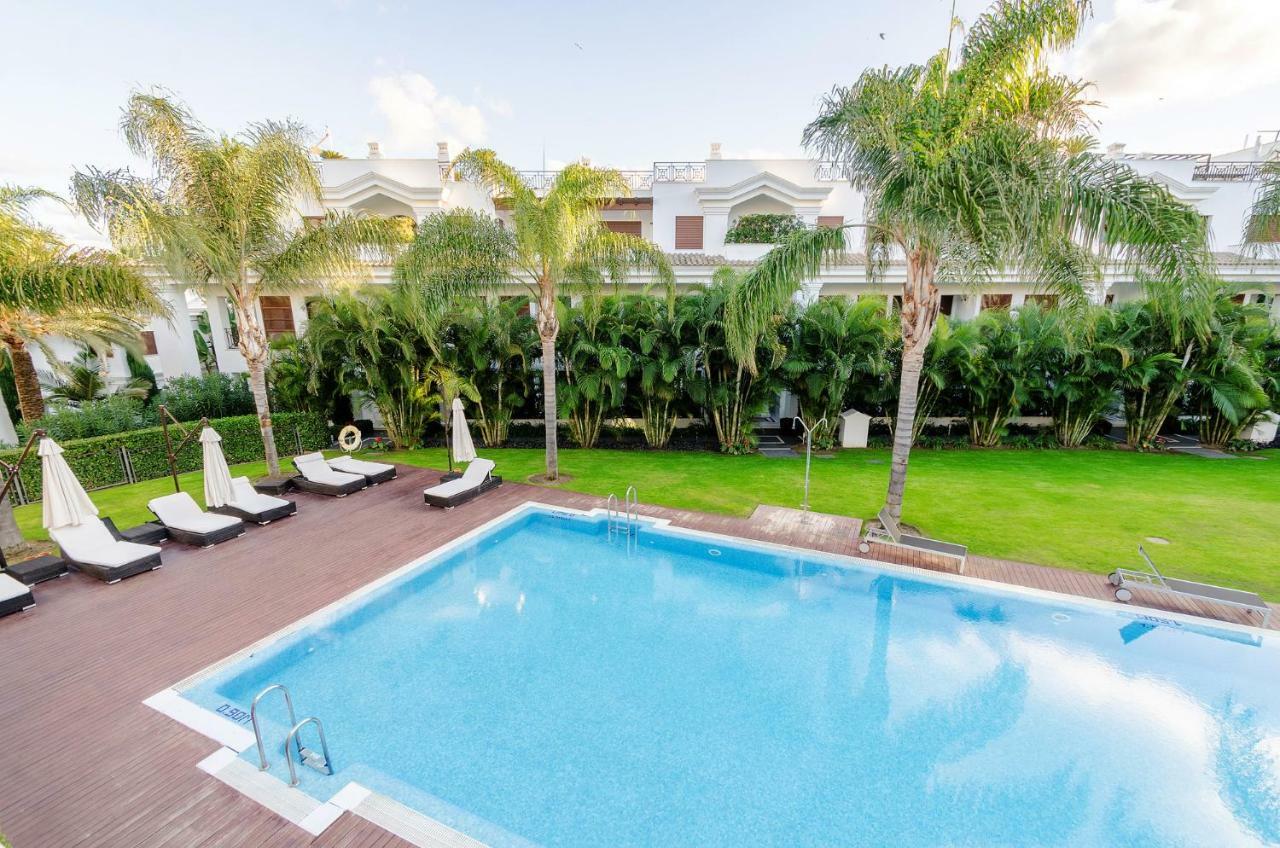 Luxury Apartment Frontal Beach In Doncella Beach Estepona Exteriör bild